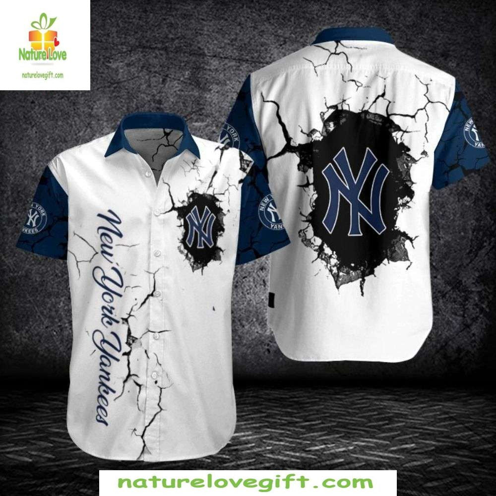 New York Yankees Hawaiian Distressed Crackle MLB - Adult & Kids T-Shirts, Sweatshirts & Hoodies apparel design preview 1