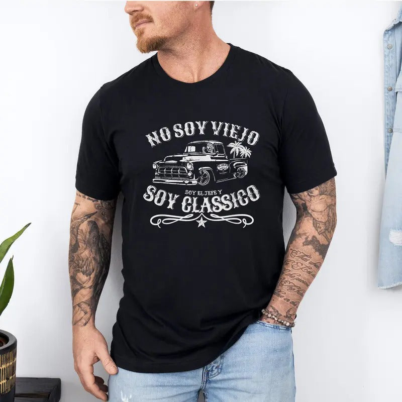 No Soy Viejo El Jefe Y Classico - Adult & Kids T-Shirts, Sweatshirts & Hoodies apparel design preview 1